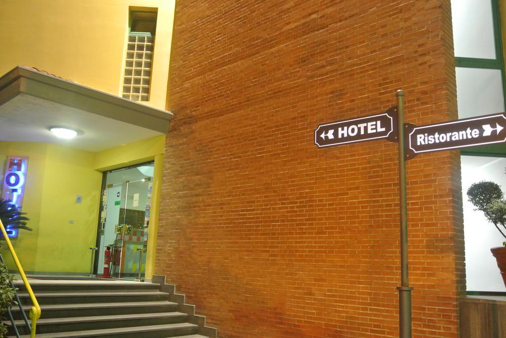 Hotel Stefano A Melito Melito di Napoli Eksteriør billede