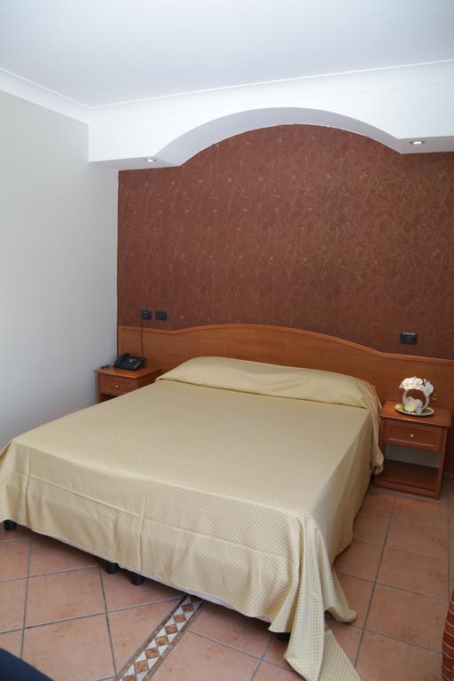 Hotel Stefano A Melito Melito di Napoli Eksteriør billede
