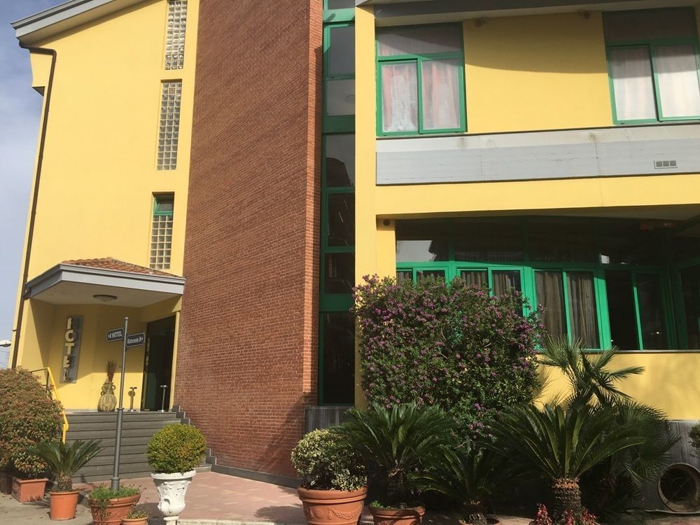 Hotel Stefano A Melito Melito di Napoli Eksteriør billede