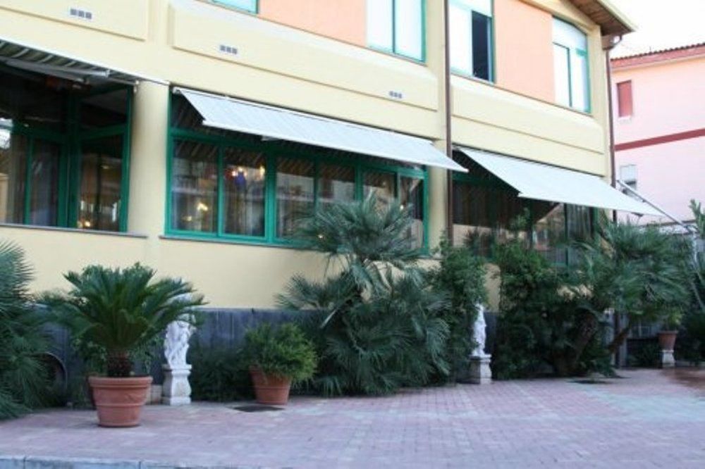 Hotel Stefano A Melito Melito di Napoli Eksteriør billede
