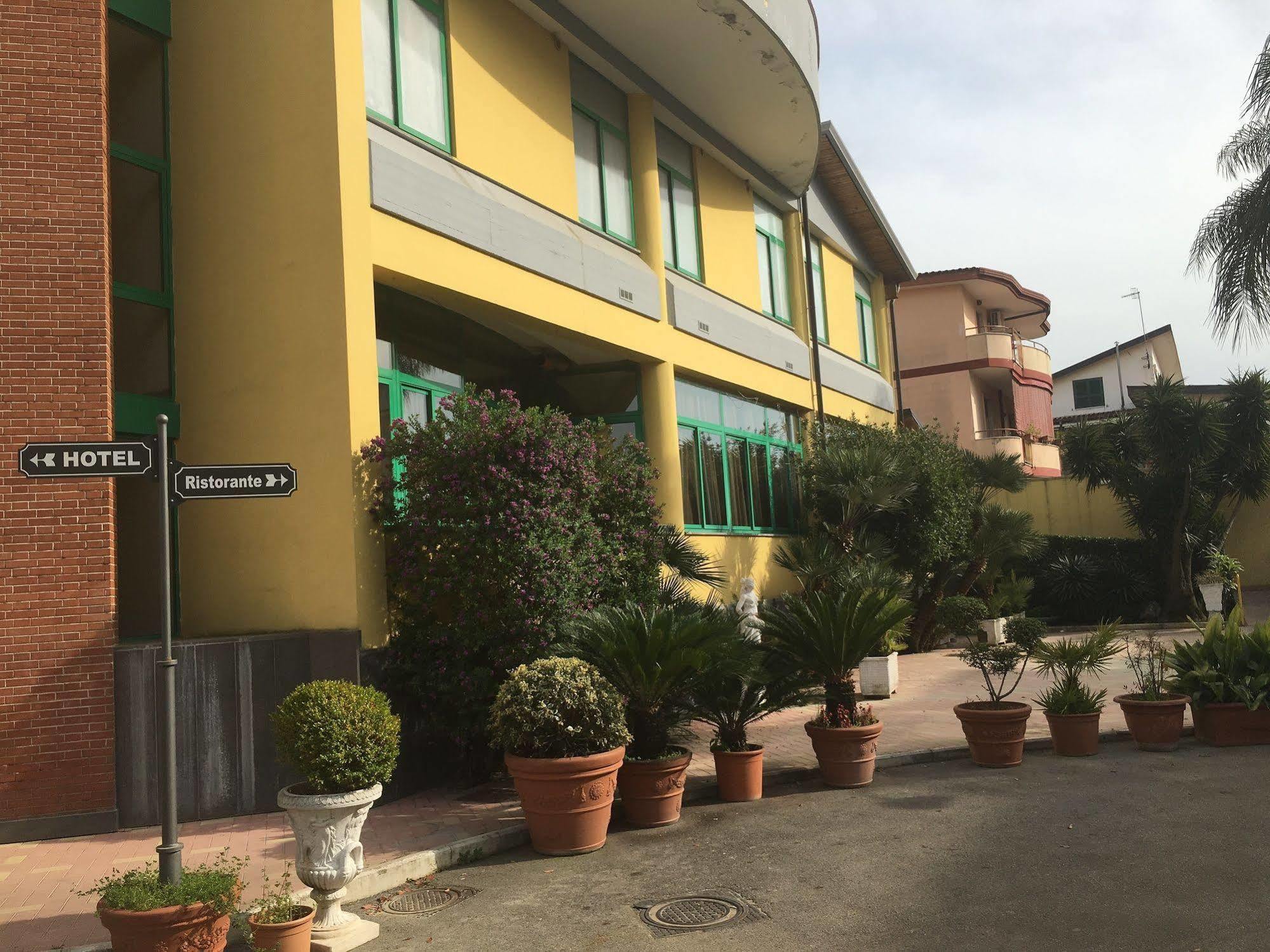 Hotel Stefano A Melito Melito di Napoli Eksteriør billede