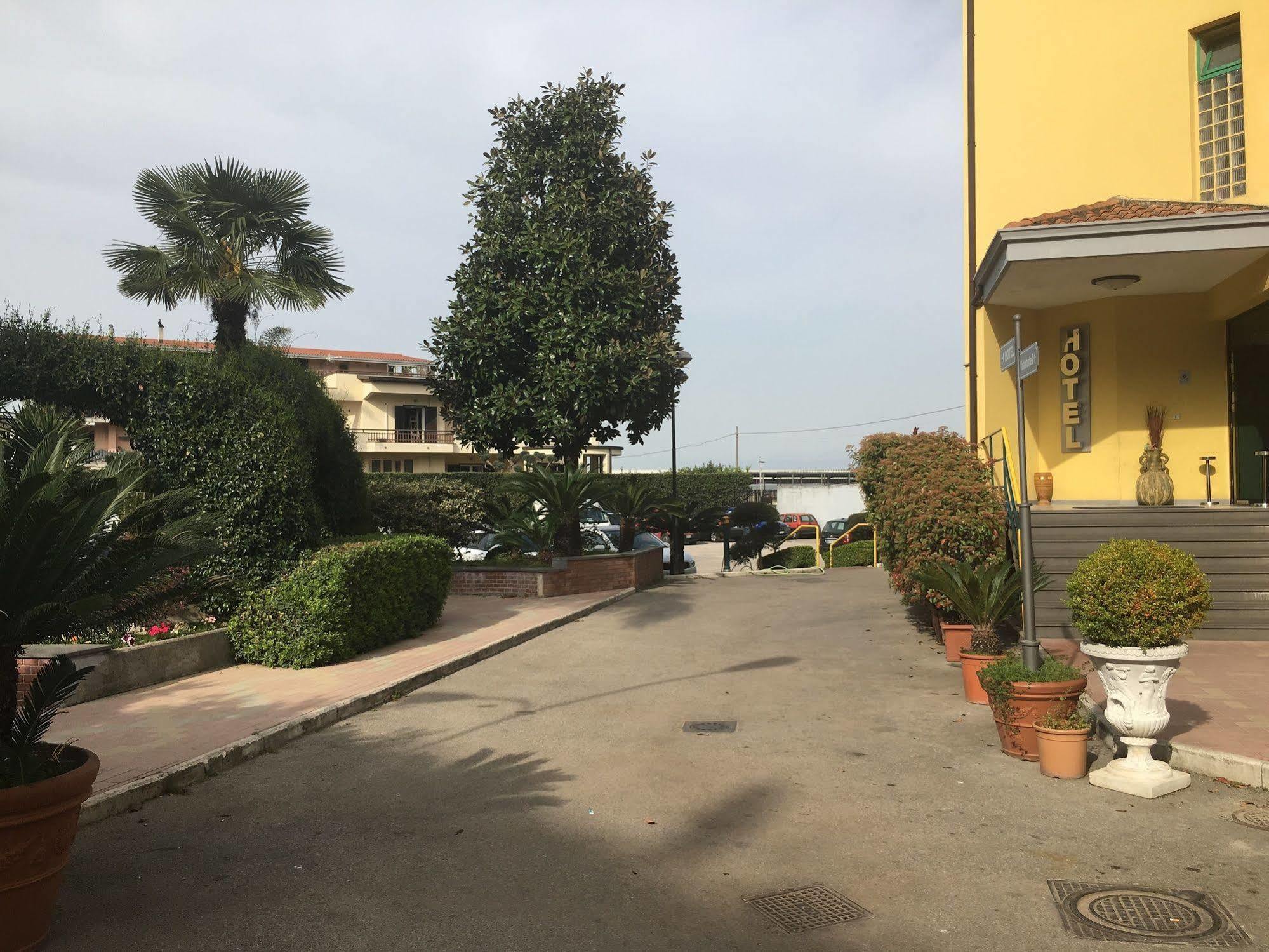 Hotel Stefano A Melito Melito di Napoli Eksteriør billede